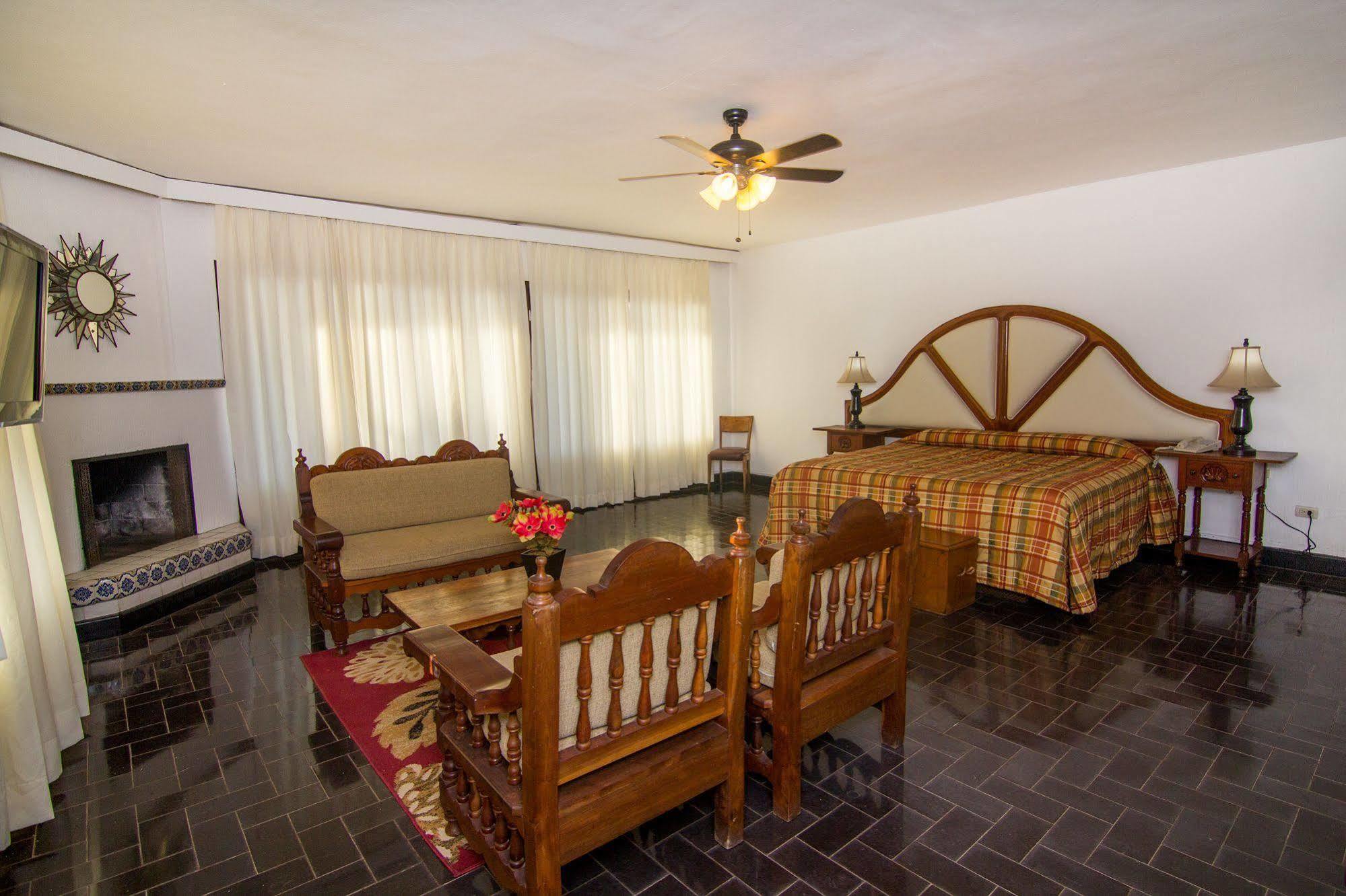 גואימאס Hotel Playa De Cortes מראה חיצוני תמונה